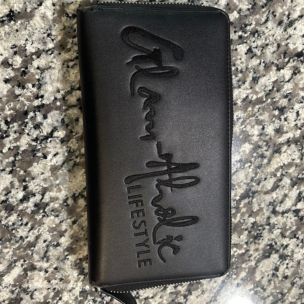 Glamaholic jumbo wallet Black monogram
